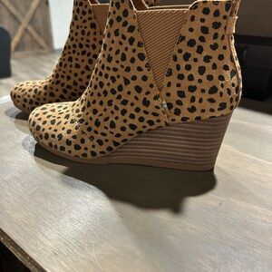 Tom’s Leopard Print Ankle Boots